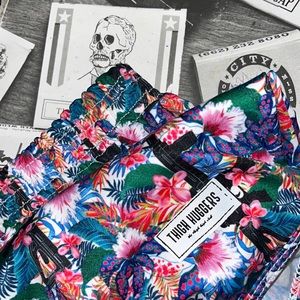 💪🏻😏💪🏻• 🦵🏼 Thigh Huggers 🦵🏼x Showin’ Leg Vibes• 💪🏻🕶️